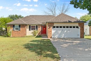 2790 S Hartford Avenue, Bolivar, MO 65613