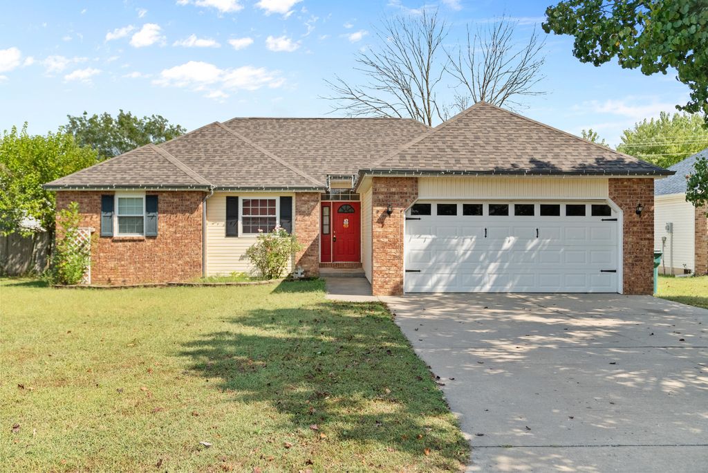 2790 S Hartford Avenue, Bolivar, MO 65613