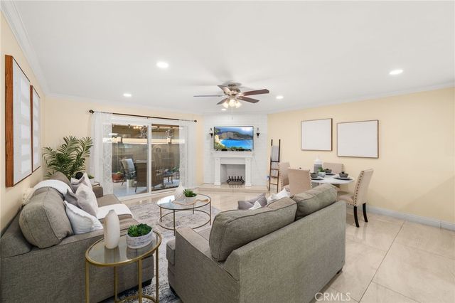 3139 E Chapman 3B, Orange, CA 92869