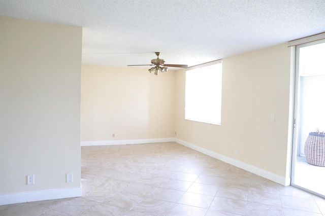 6400 NW 2nd Avenue 423, Boca Raton, FL 33487