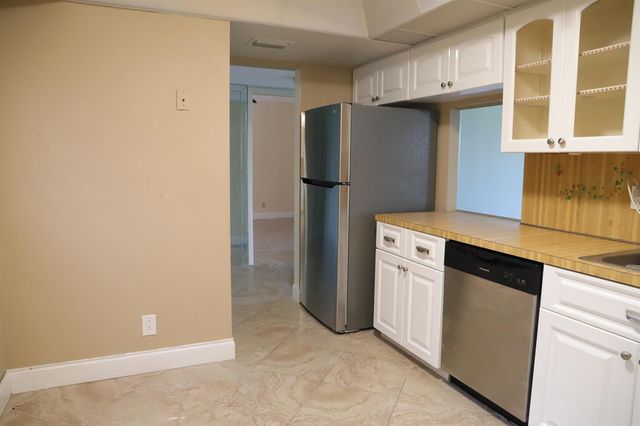 6400 NW 2nd Avenue 423, Boca Raton, FL 33487