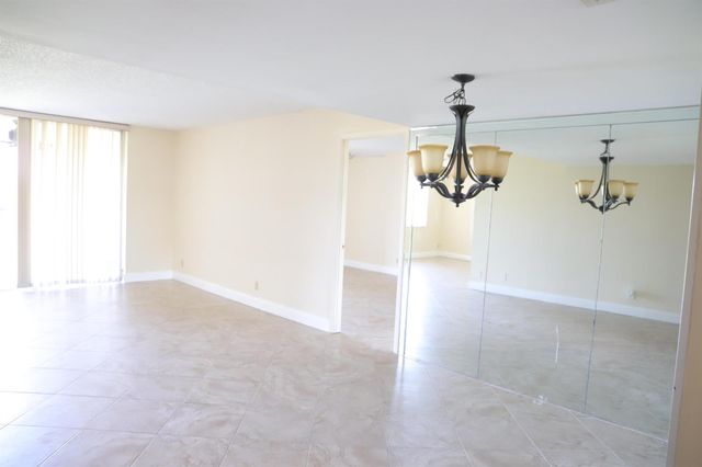 6400 NW 2nd Avenue 423, Boca Raton, FL 33487