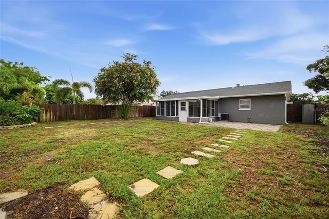 7941 SMOKETREE COURT, Largo, FL 33773