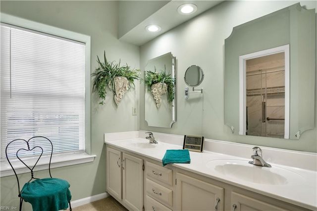 802 Zoeller CT, Newport News, VA 23602