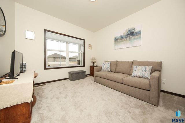 8812 W Windmill Ridge St Street, Sioux Falls, SD 57106