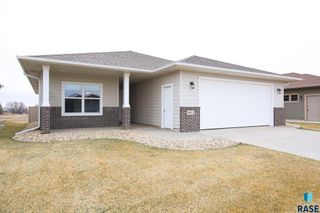 8812 W Windmill Ridge St Street, Sioux Falls, SD 57106