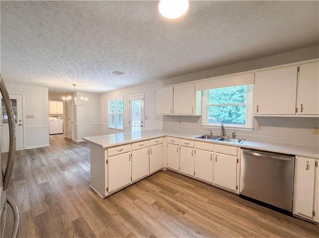 150 Wyonia Way, Fayetteville, GA 30215