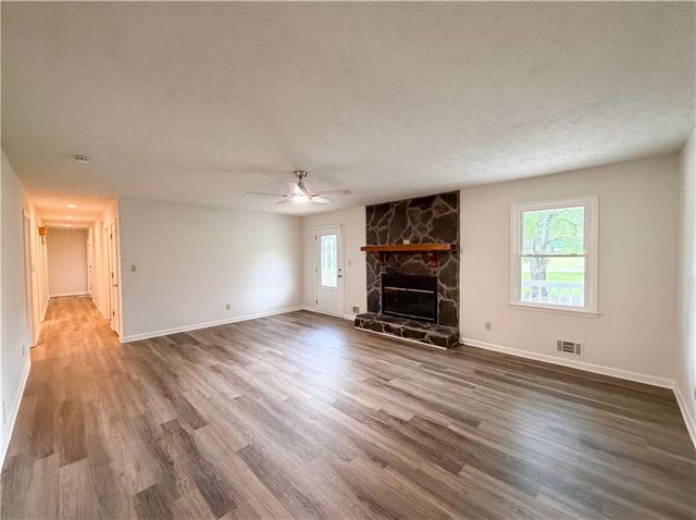 150 Wyonia Way, Fayetteville, GA 30215