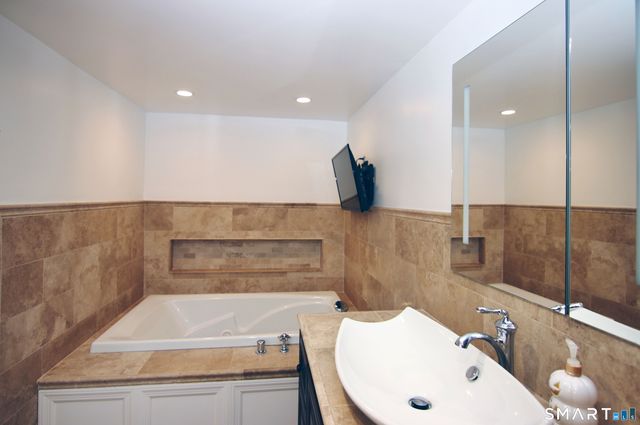 37 Glen Avenue, Norwalk, CT 06850