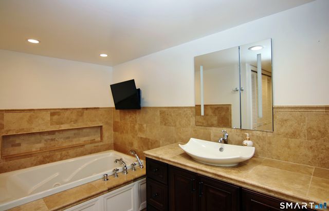 37 Glen Avenue, Norwalk, CT 06850