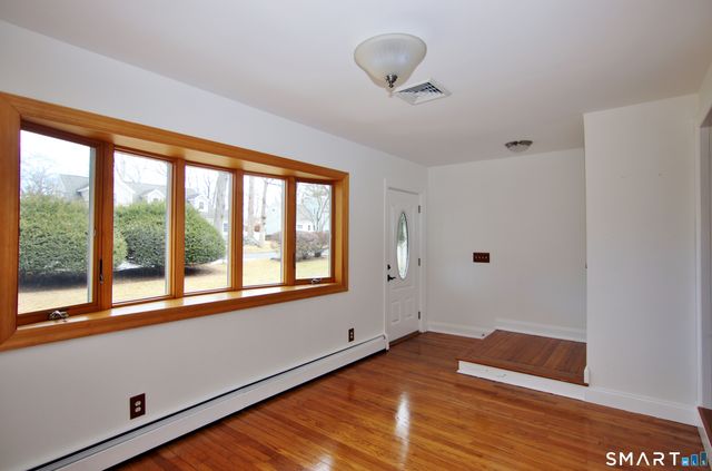 37 Glen Avenue, Norwalk, CT 06850