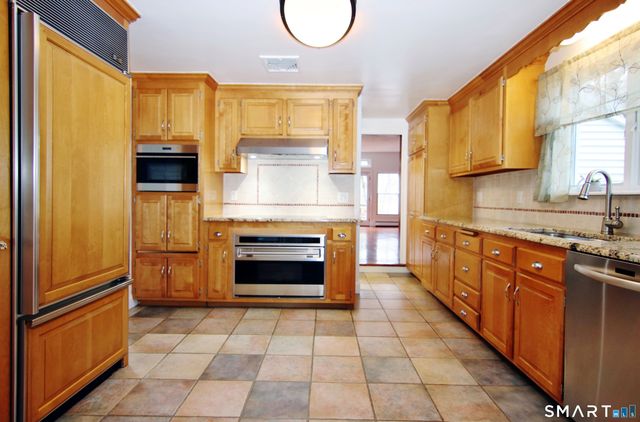 37 Glen Avenue, Norwalk, CT 06850