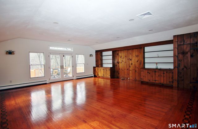 37 Glen Avenue, Norwalk, CT 06850