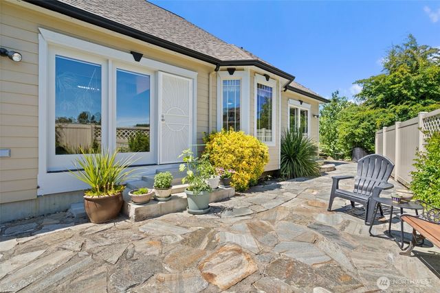 153 Newaukum Village Drive, Chehalis, WA 98532