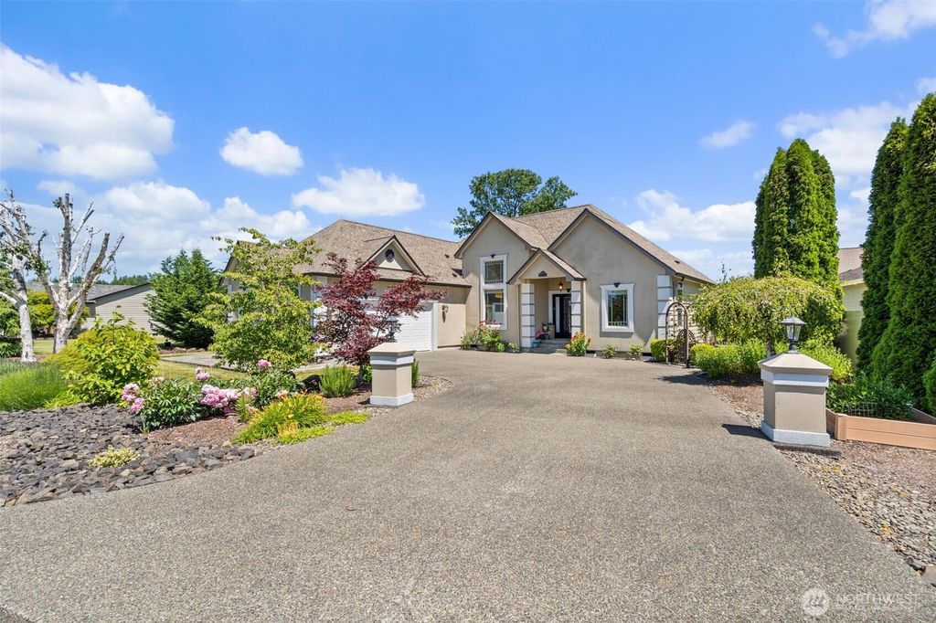 153 Newaukum Village Drive, Chehalis, WA 98532
