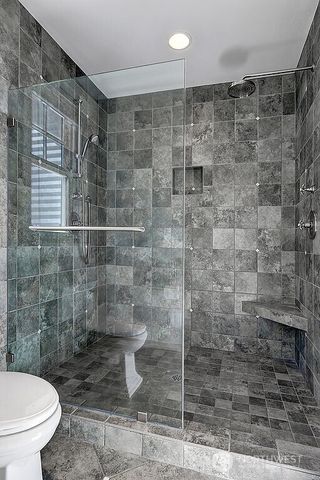 8975 NE 10th Street, Bellevue, WA 98004