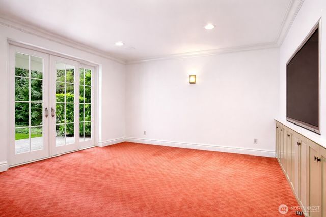 8975 NE 10th Street, Bellevue, WA 98004