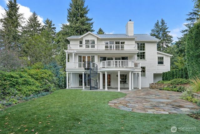 8975 NE 10th Street, Bellevue, WA 98004