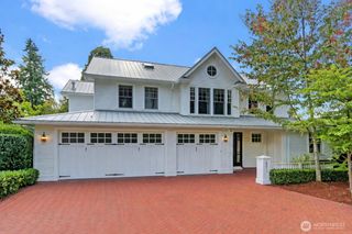 8975 NE 10th Street, Bellevue, WA 98004