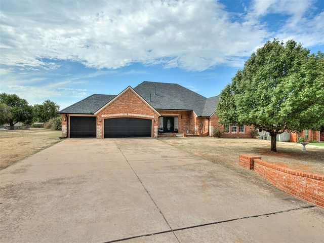 2365 Elm Tree Lane, Blanchard, OK 73010