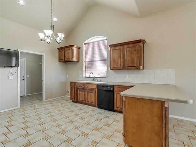 2365 Elm Tree Lane, Blanchard, OK 73010
