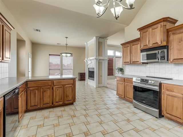 2365 Elm Tree Lane, Blanchard, OK 73010