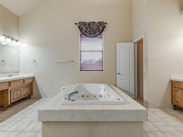 2365 Elm Tree Lane, Blanchard, OK 73010
