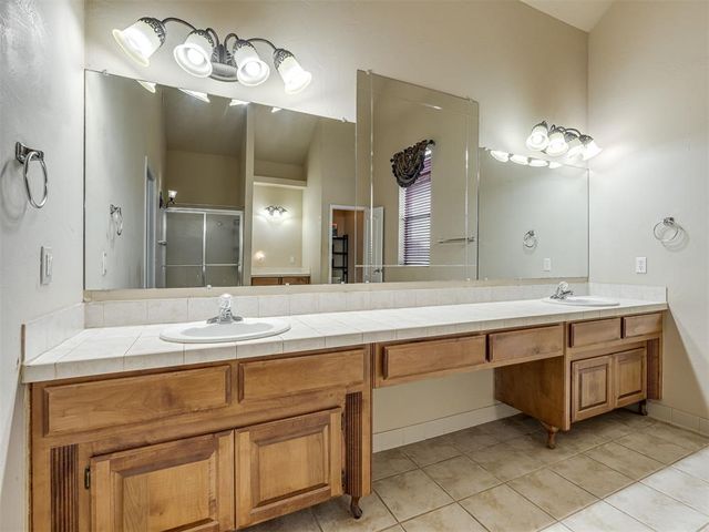 2365 Elm Tree Lane, Blanchard, OK 73010