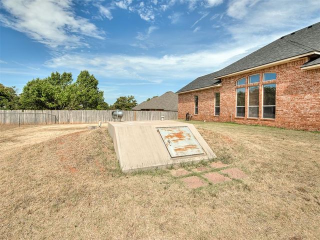 2365 Elm Tree Lane, Blanchard, OK 73010