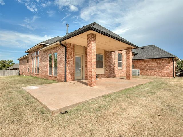 2365 Elm Tree Lane, Blanchard, OK 73010
