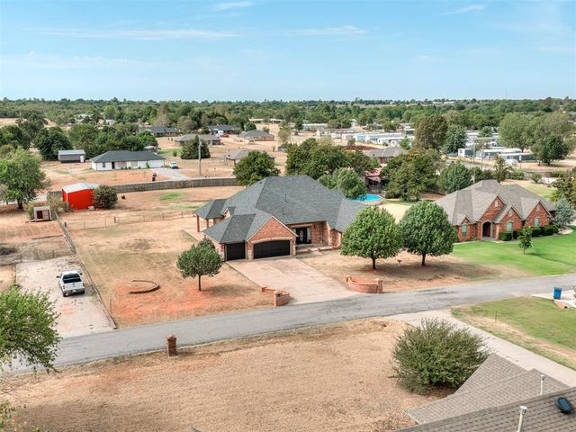 2365 Elm Tree Lane, Blanchard, OK 73010
