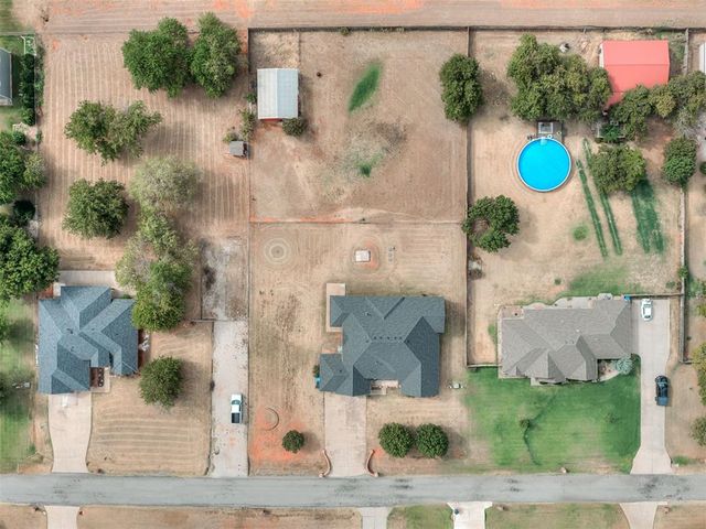 2365 Elm Tree Lane, Blanchard, OK 73010