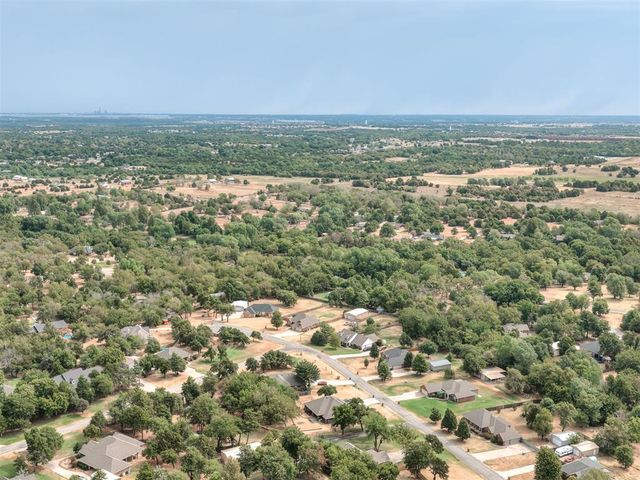 2365 Elm Tree Lane, Blanchard, OK 73010