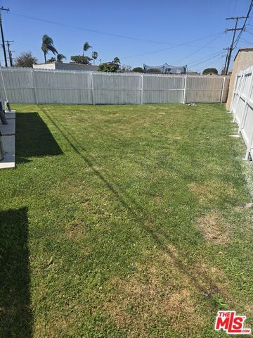 8464 Byrd Avenue, Inglewood, CA 90305