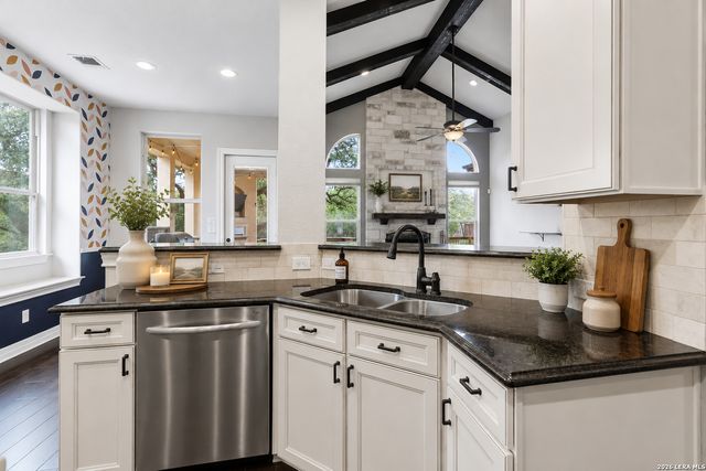 8642 Silent Crk, San Antonio, TX 78255