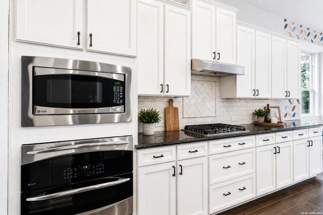 8642 Silent Crk, San Antonio, TX 78255