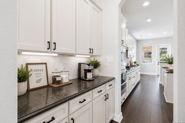 8642 Silent Crk, San Antonio, TX 78255
