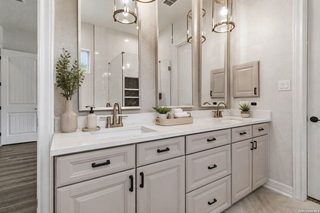 8642 Silent Crk, San Antonio, TX 78255