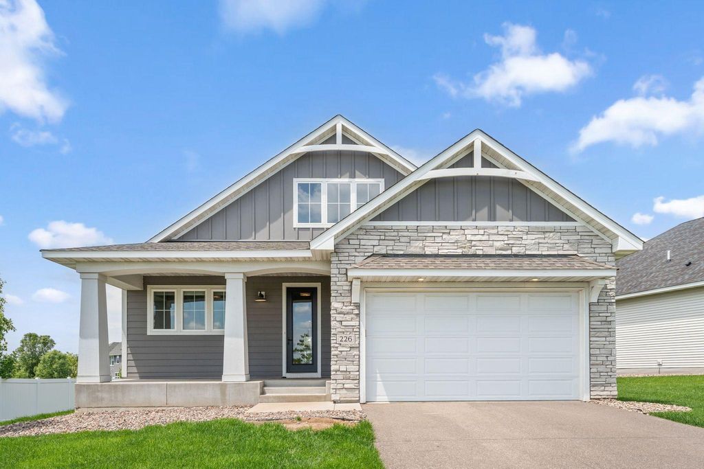 226 Jade Trail N, Lake Elmo, MN 55042