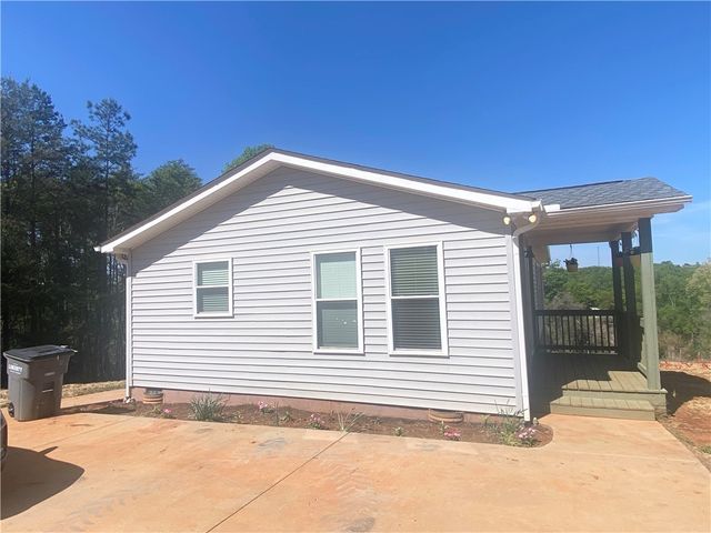 142 Burns Hill Road, Liberty, SC 29657