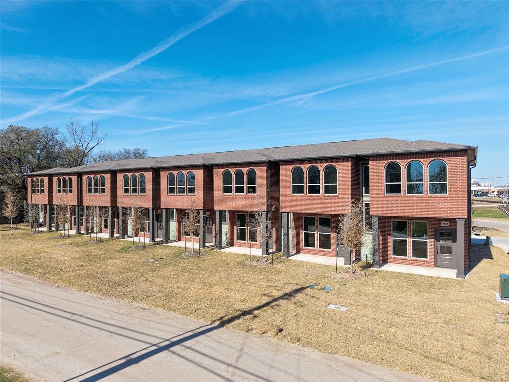 102 33rd W, Bryan, TX 77803 — exterior