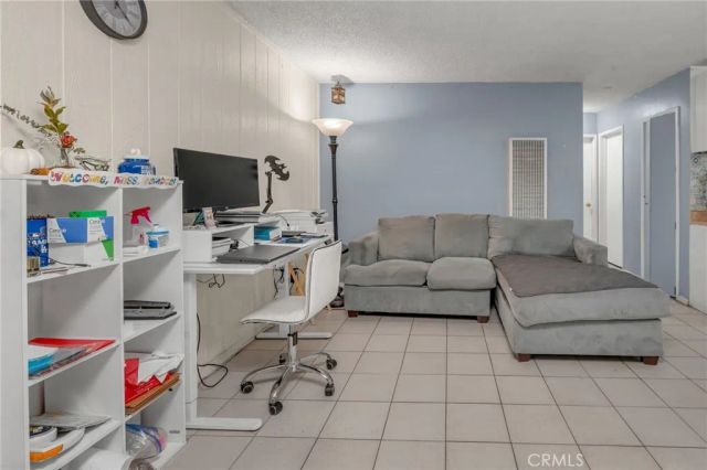 3365 Santa Fe 17, Long Beach, CA 90810