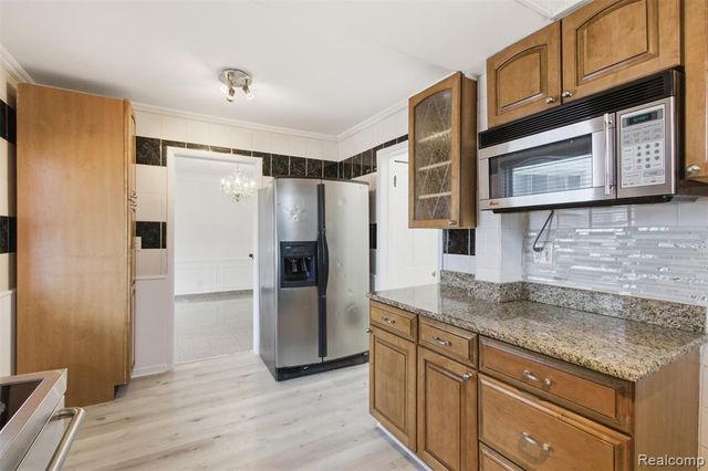 7758 Reuter Street, Dearborn, MI 48126