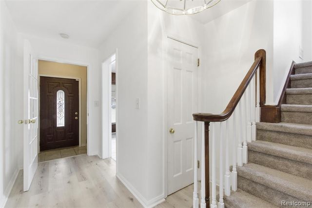 7758 Reuter Street, Dearborn, MI 48126