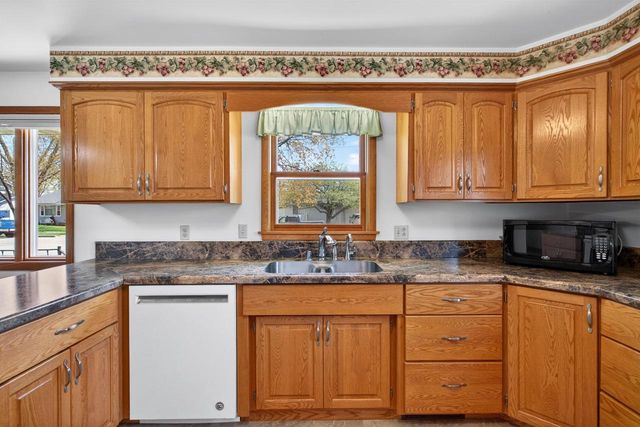 2101 WELHOUSE DRIVE, Kaukauna, WI 54130