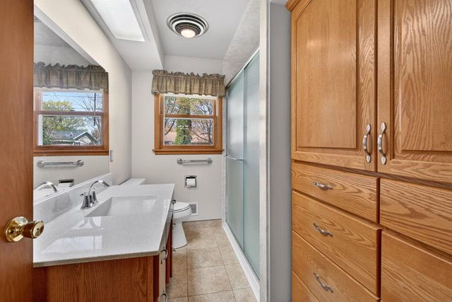 2101 WELHOUSE DRIVE, Kaukauna, WI 54130