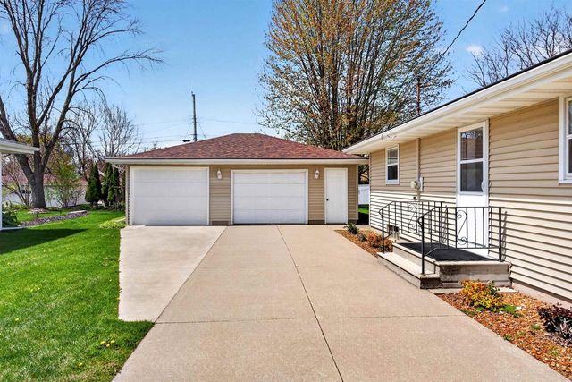 2101 WELHOUSE DRIVE, Kaukauna, WI 54130