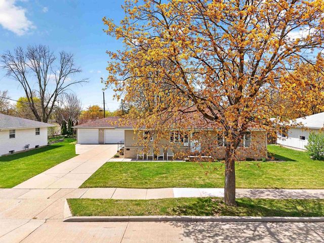 2101 WELHOUSE DRIVE, Kaukauna, WI 54130