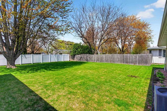 2101 WELHOUSE DRIVE, Kaukauna, WI 54130