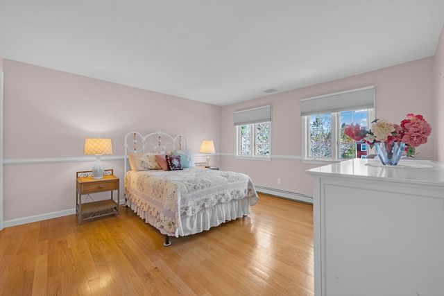 14 Mctaggart St, Westborough, MA 01581